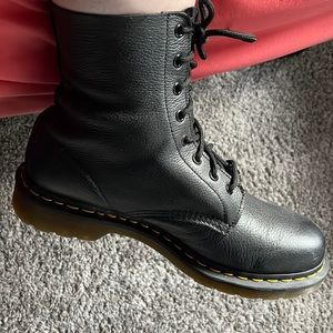 Dr. Martens Pascal size 11